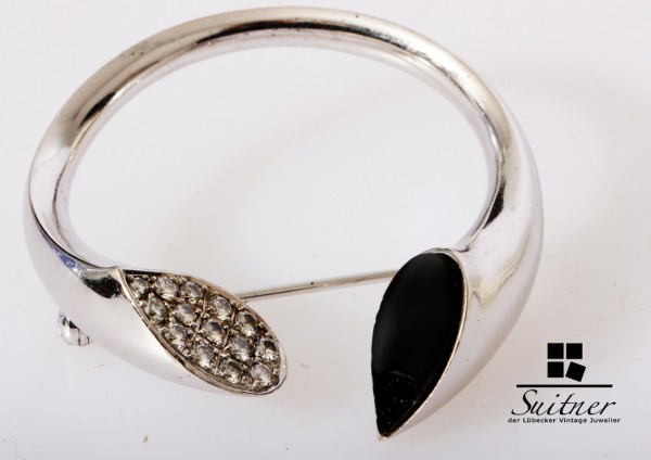 C Form Design Brosche mit 0,42ct Brillanten Onyx 750 Weißgold Handarbeit Luxus