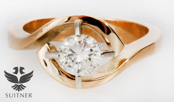 moderner Ring mit 0,80ct. Brillant in 750 Gold - Unikat Design
