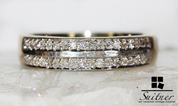 moderner Ring Gold 585 mit 36 Diamanten zus. ca. 0,25 ct. Luxus