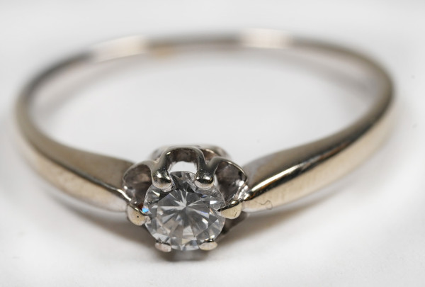 klassischer 0,22ct. Brillant Verlobungsring - Ring aus 585 Weißgold