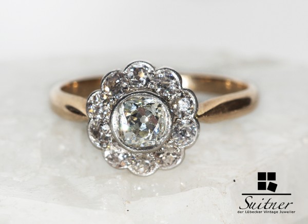 Entourage Ring zus.ca. 1,00 ct. Diamant