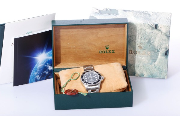 Rolex Sea Dweller NOS Ref. 16600 Baujahr 1993 mit Papieren Vintage Revision