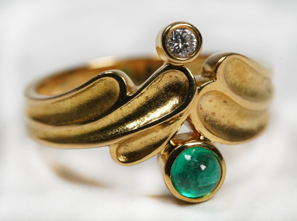 Unikat Ring Cabochon Smaragd Brillant Ring 750 Gold Gr. 52 Cabochon