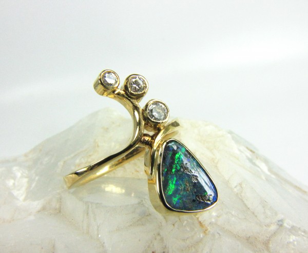 feiner Boulder Opal Design Ring 750 Gold mit Brillanten Top Farben