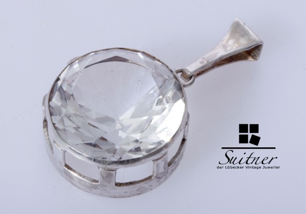 Schöner modernistischer Silber-Anhänger mit facettiertem Bergkristall