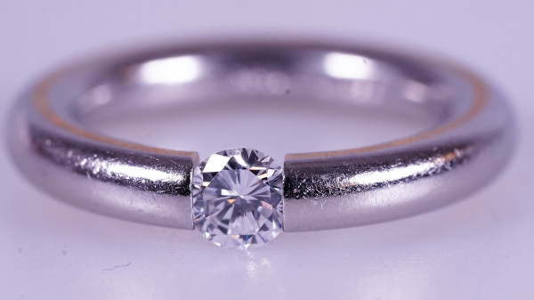 Niessing Spannring mit 0,40ct. Solitär Brillant aus 950 Platin Größe 52