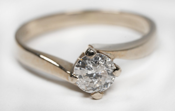 klassischer 0,58 ct Brillant Ring Verlobungsring aus 585 Weißgold Gold