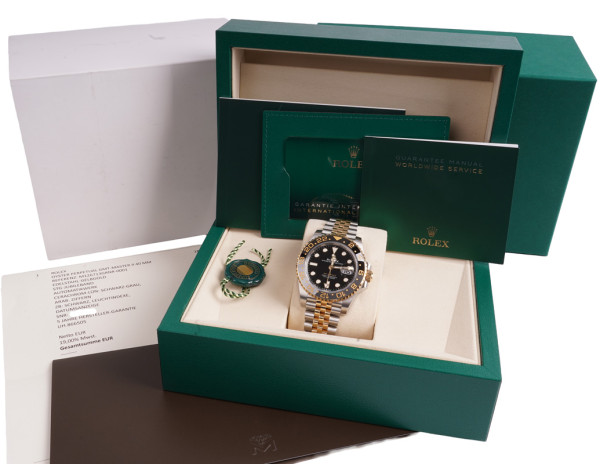 Rolex GMT-Master II 126713GRNR aus 8/2025 Stahl/Gold FullSet Zombie