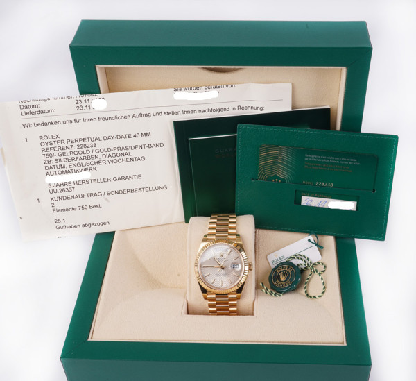neue Rolex Day Date 40 Ref. 228238 seltenes Honeycomb Diagonal Dial