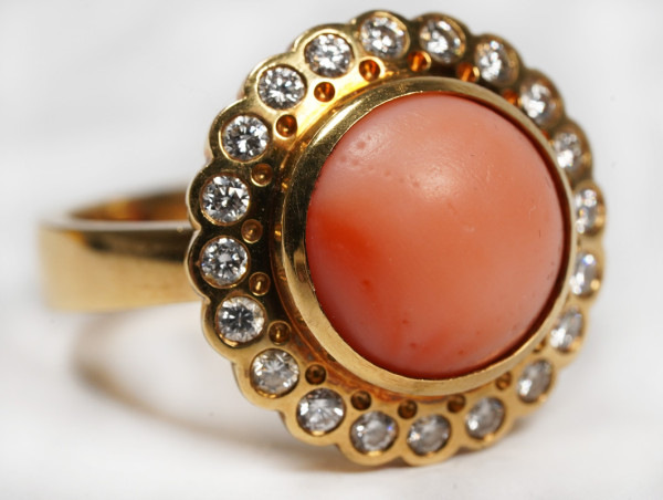 Vintage Korallen Ring mit 0,86ct Brillanten 750 Gold Gr. 59 Coral Design