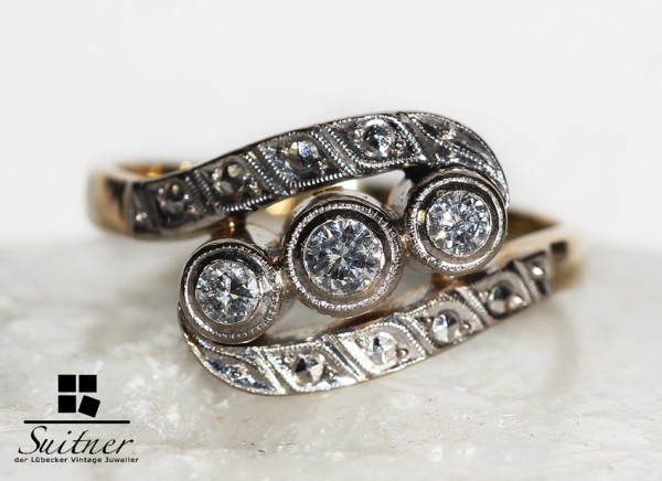 Art Deco Ring mit 3 Brillanten zus. ca. 0,40 ct. 585 Gold antik