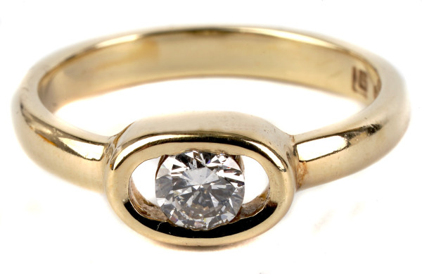 wertvoller Design Ring mit 0,30ct Brillant aus 585 Gold Unikat - ovales Mittelfeld