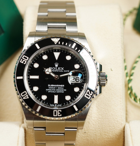 Rolex Submariner Date 126610LN FullSet LC100 41mm Top Zustand 2022