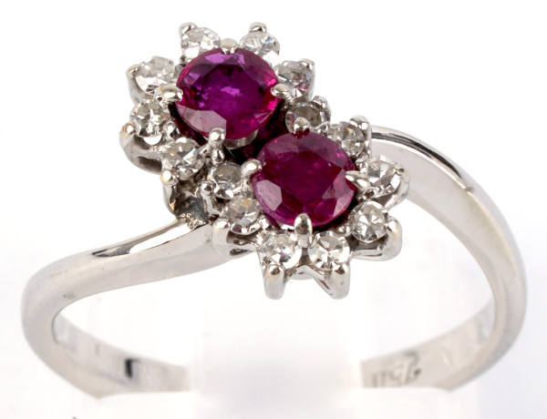 Vintage Cross over Ring mit 0,80ct Rubinen und Diamanten 750 Weißgold Gr. 51