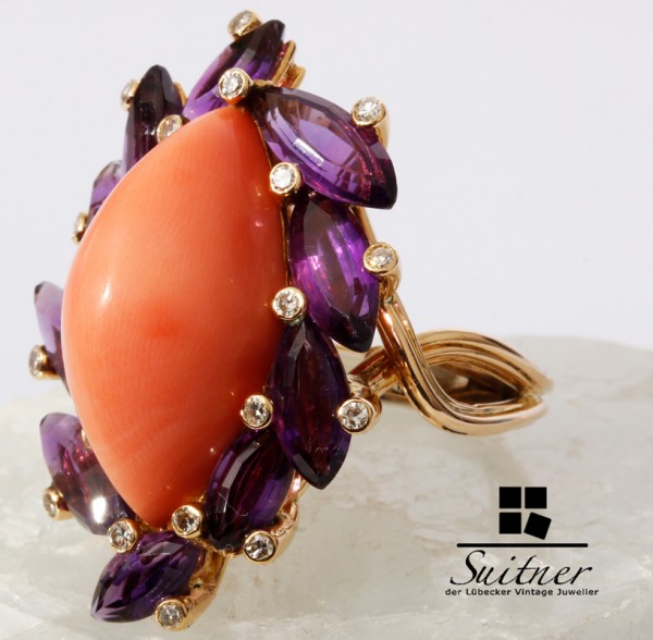 extravaganter Ring mit Mittelmeer Sardegna Koralle Diamanten und Amethyst 750 Gold Unikat
