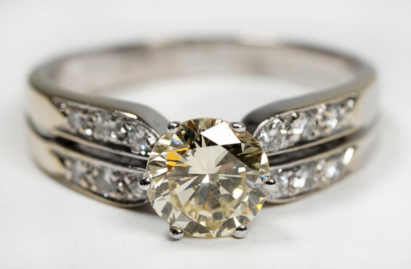 1,68ct Brillant Ring aus 585 Weißgold Gr. 59 Verlobungsring Unikat