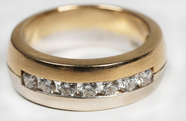 moderner Memoire Ring mit 7 Brillanten 0,50ct. in Kanalfassung 585 Gold Memory