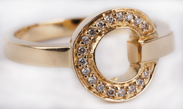 Jette Joop Ring aus 750 Gold mit 18 Diamanten 0,11ct Gr. 58 Design